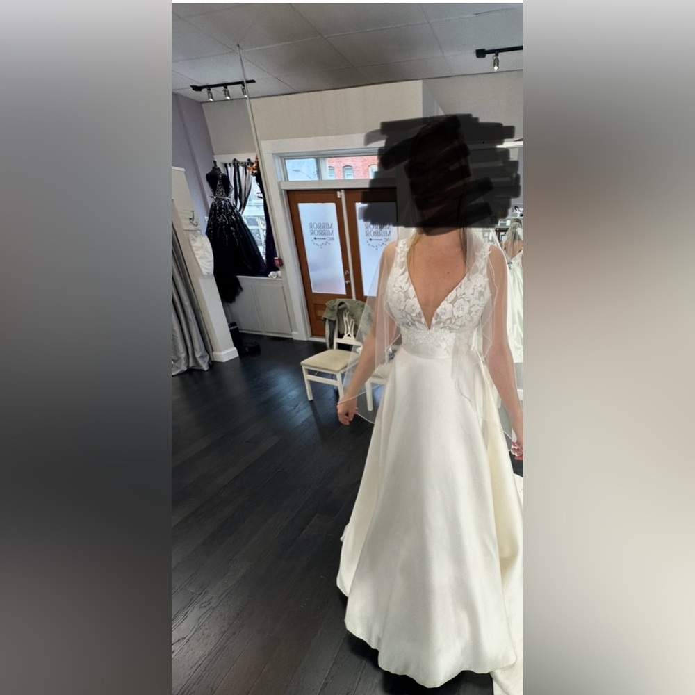Wedding dress